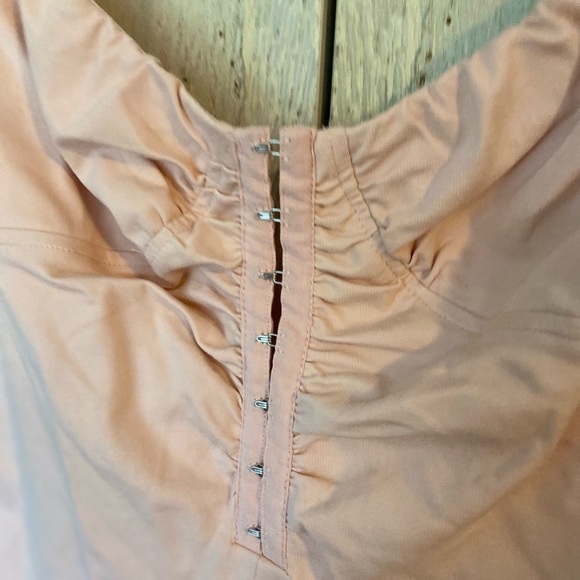 NWOT Urban Outfitters Romper - Picture 3 of 4